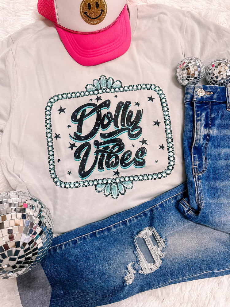 Dolly Vibes Bella Canvas Graphic Tee